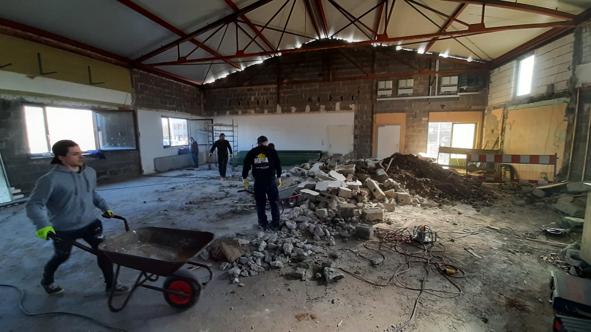 Wiederaufbau Sporthalle – Bild 3